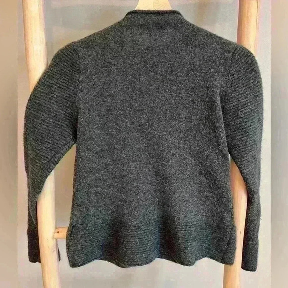 Banana Republic size small fitted soft sweater gray - Picture 2 of 8